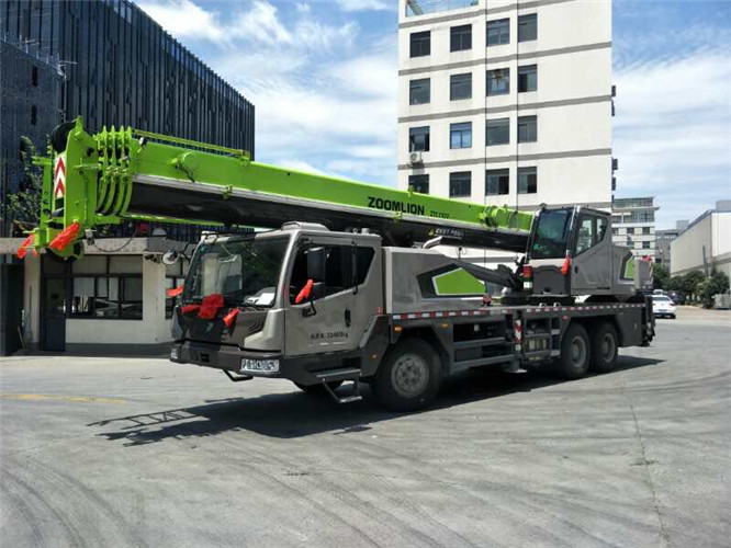 武宣县跨街广告牌的高空安装注意事项