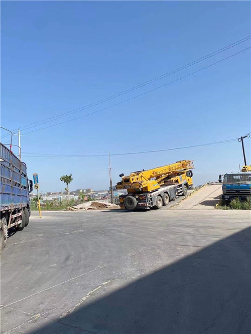 武宣县25吨吊车的租赁价格大概是多少？